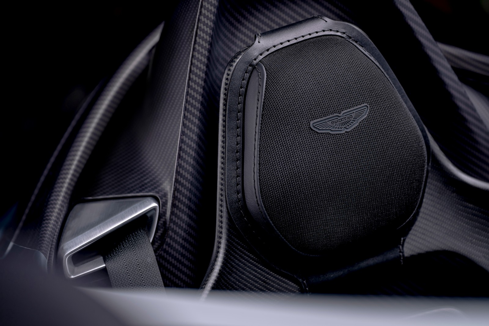 16 2021 Aston Martin V12 Speedster