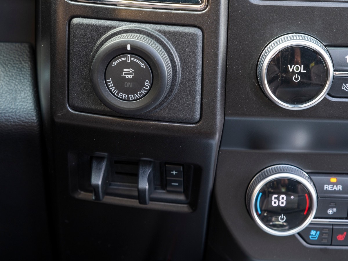 17-2019-ford-expedition-bb-kbb-1