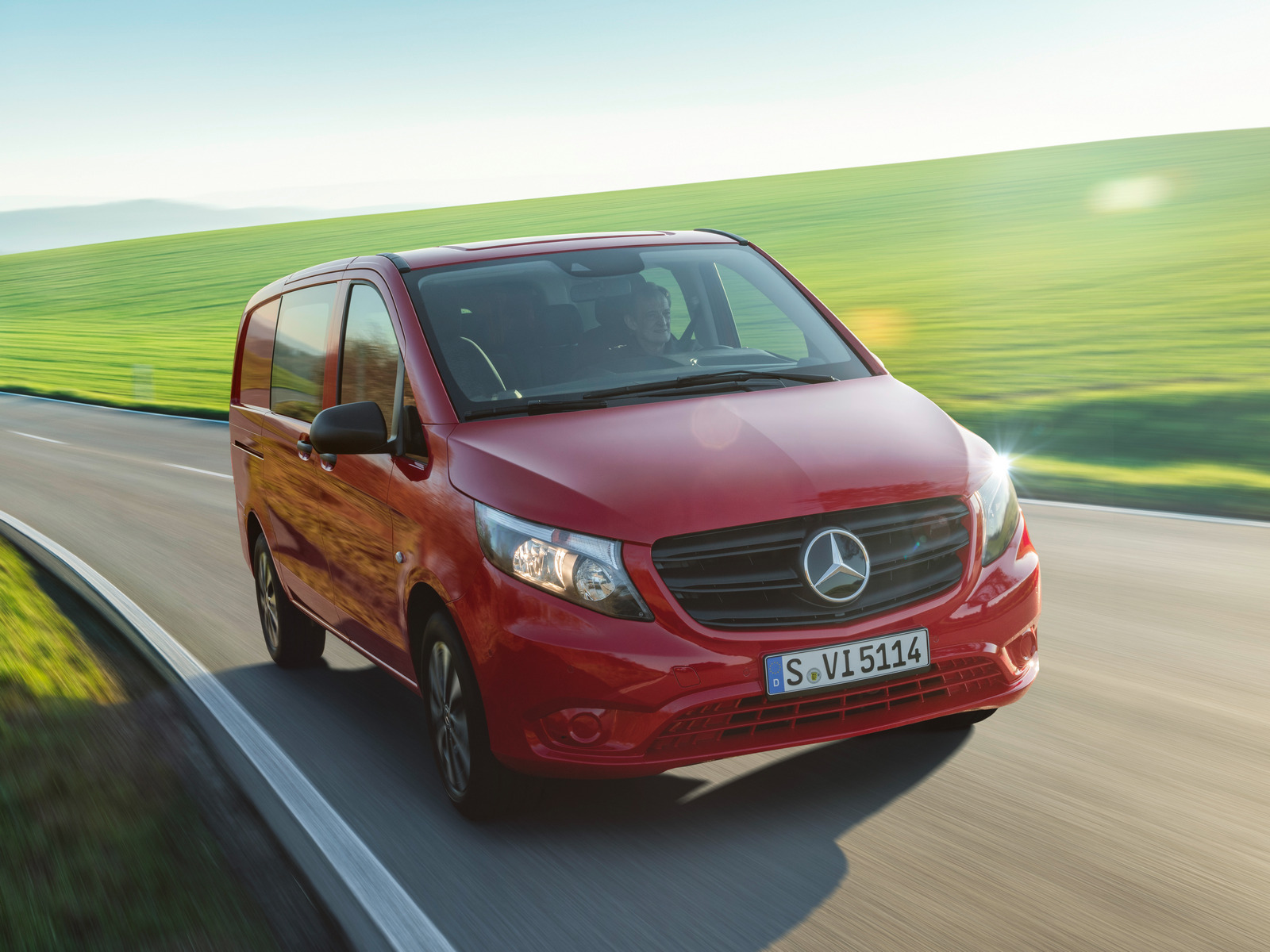 Der Neue Mercedes Benz Vito Mixto – Exterieur, Jupiterrot // T