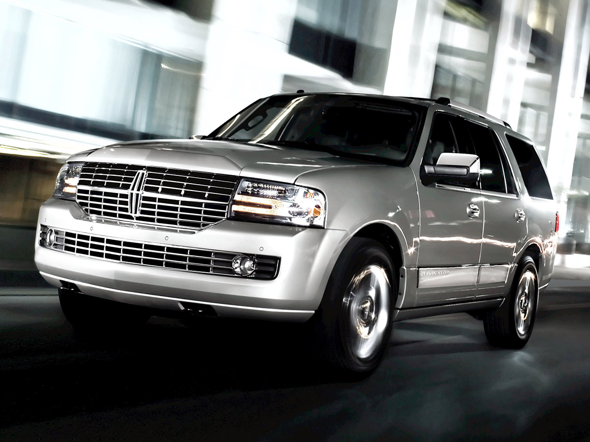 10. 2013 Lincoln Navigator