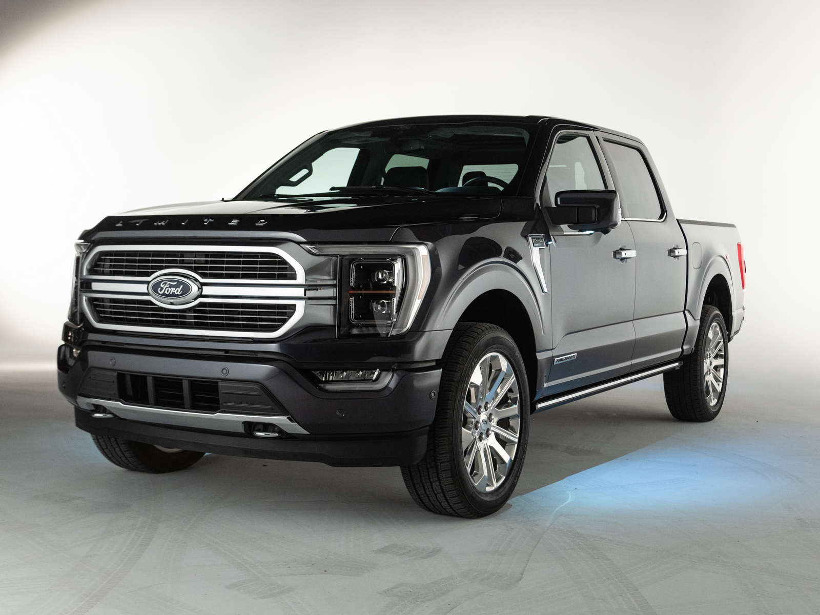 2021 Ford F-150 in black