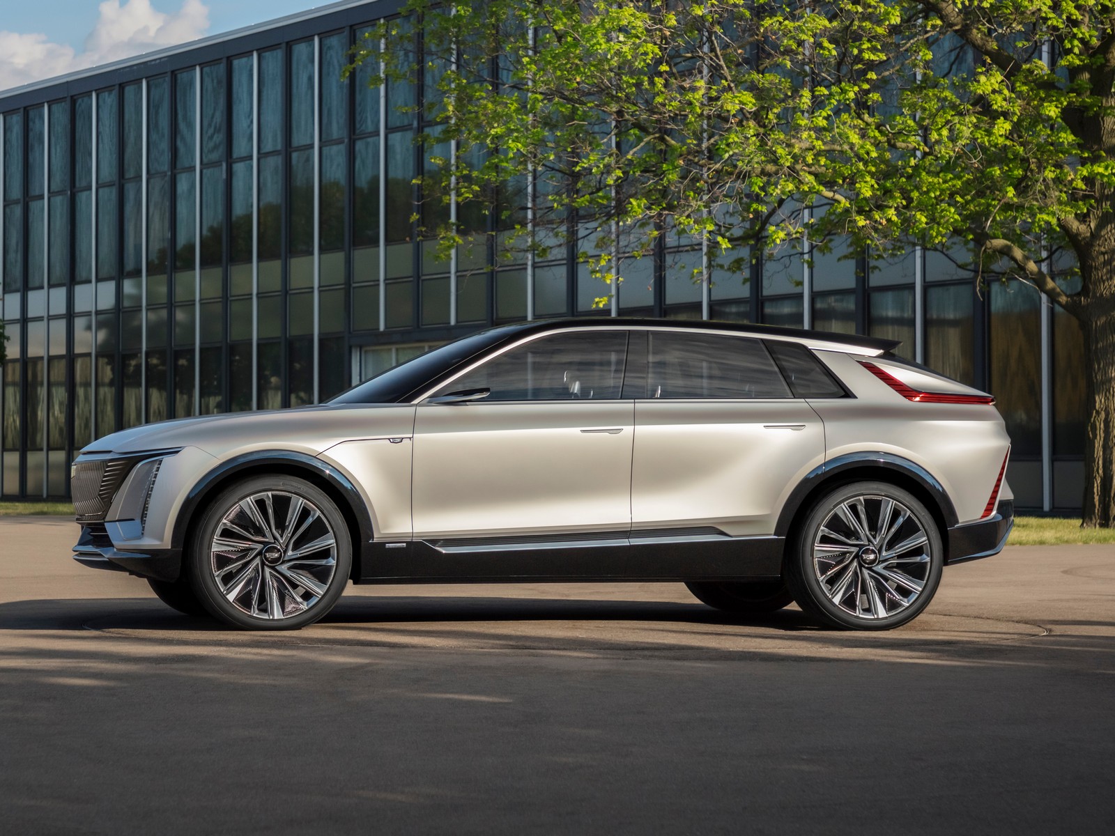 2023 Cadillac Lyriq