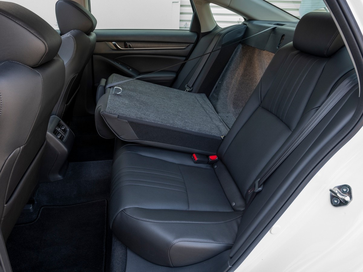 16-2019-honda-accord-bb-kbb-1