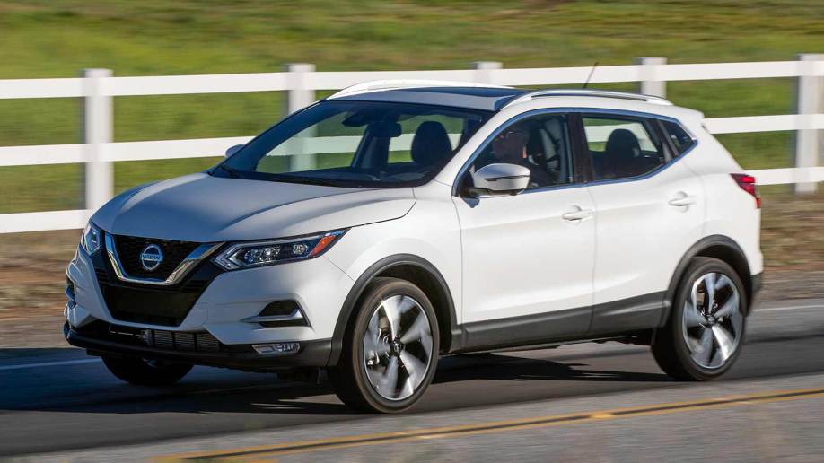 2022 Nissan Rogue Sport in white.