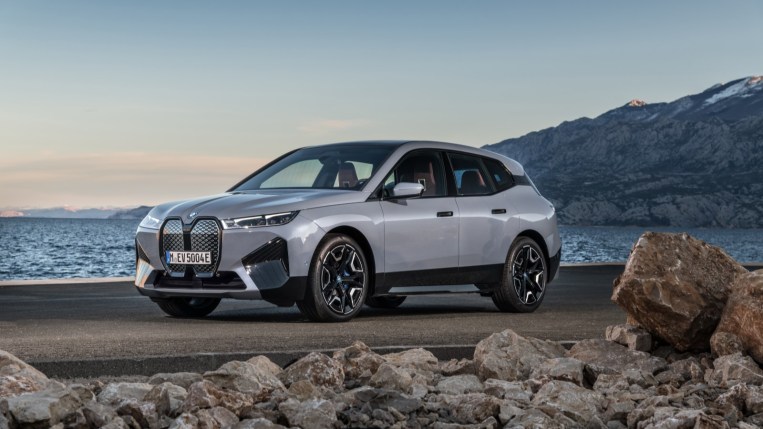 2022 BMW Ix Front Three Quarter