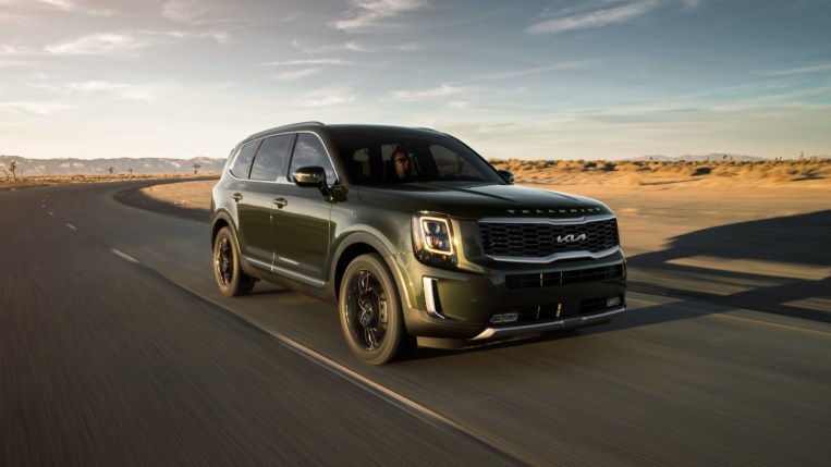 2022 Kia Telluride Driving Front Three Quarter