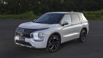 2023 Mitsubishi Outlander PHEV Front Three Quarter
