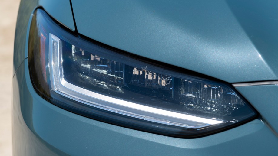2023 Honda HR-V headlight