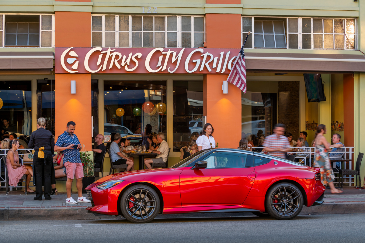 2023-nissan-z-performance-red-11