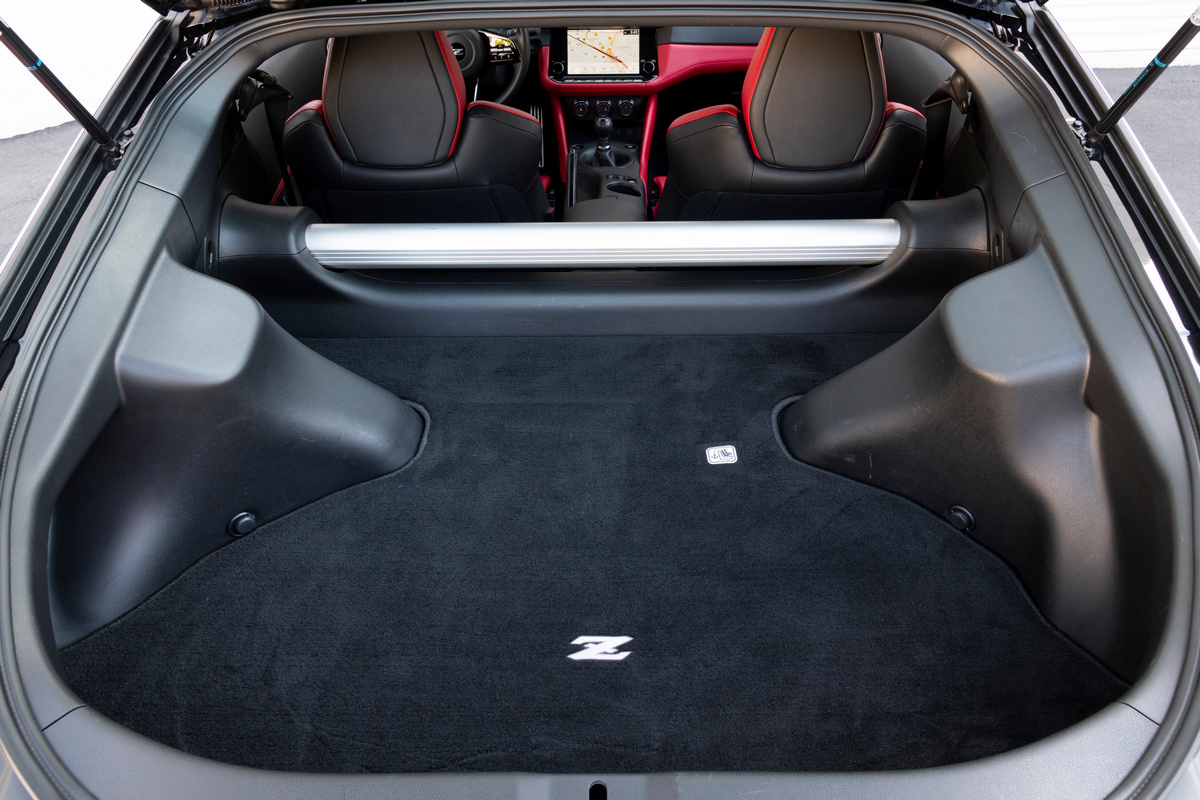 2023-nissan-z-performance-red-31