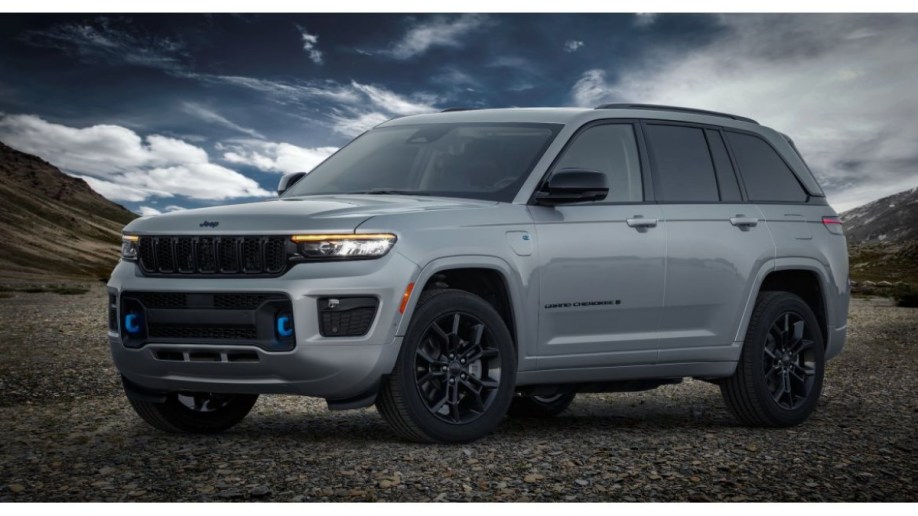 The 2023 Jeep Cherokee $xe 30th anniversary edition
