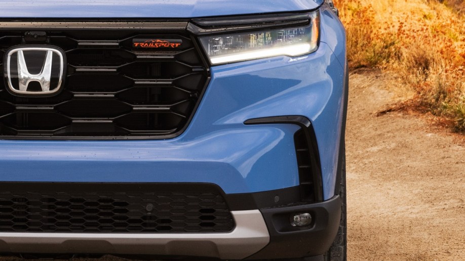 2023 Honda Pilot TrailSport grille badge