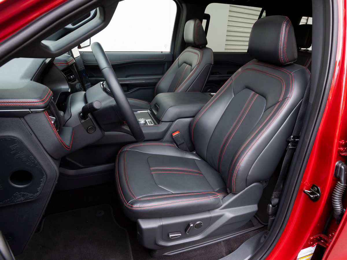 2022 Ford Expedition front seats