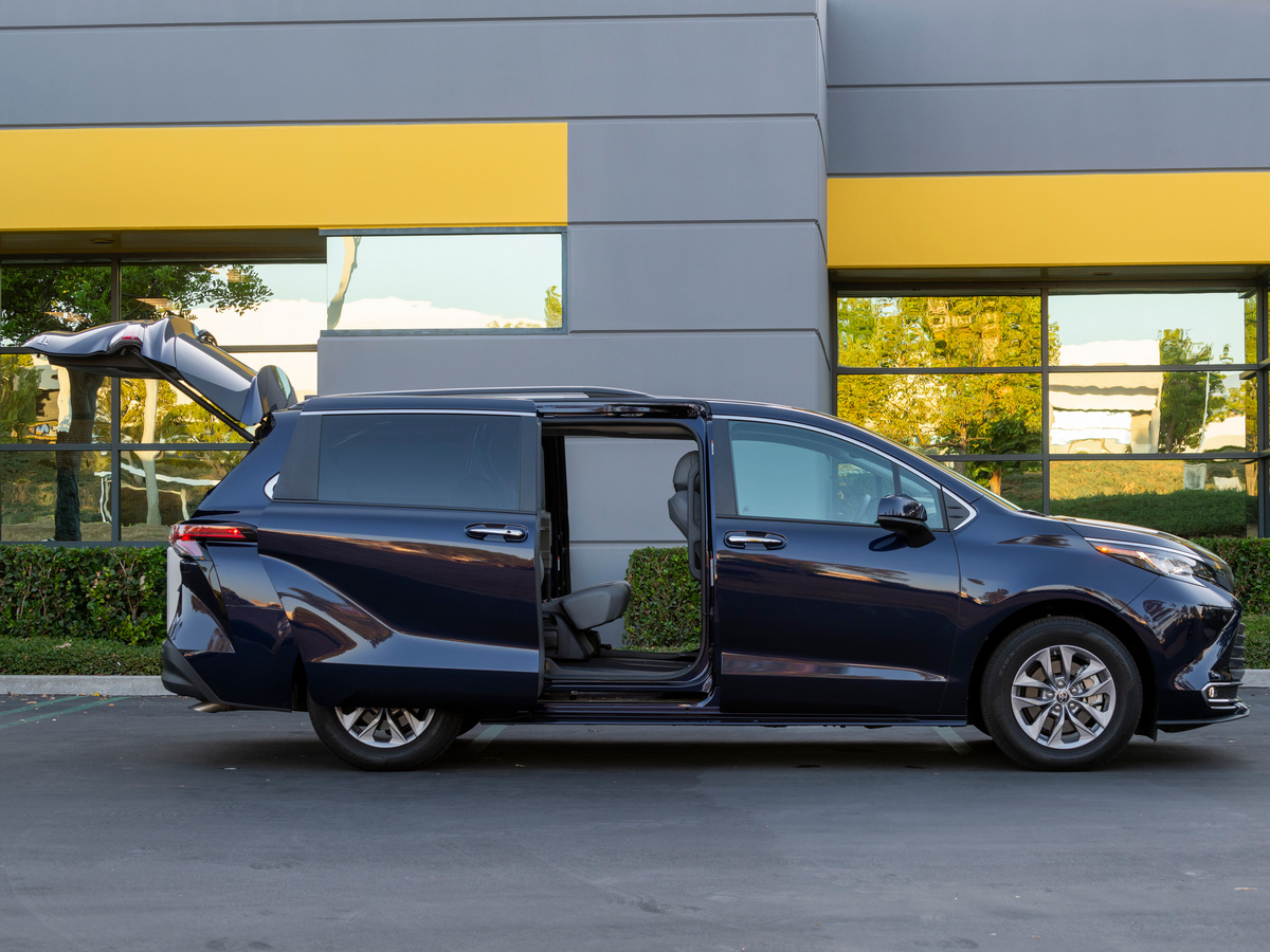 2022 Toyota Sienna with doors and hatch open.