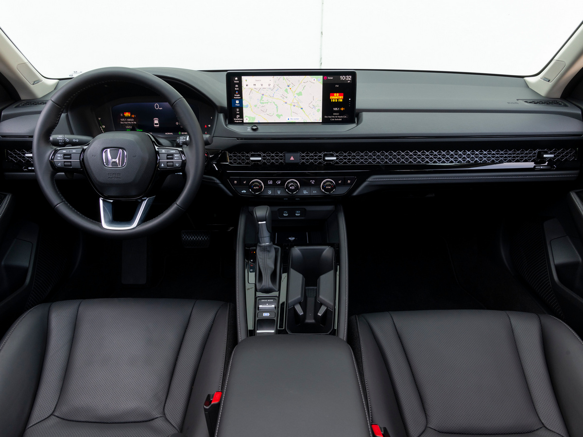2023 Honda Accord Hybrid dash.
