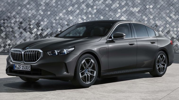 Front view of the 2024 BMW 5 Series luxury sedan