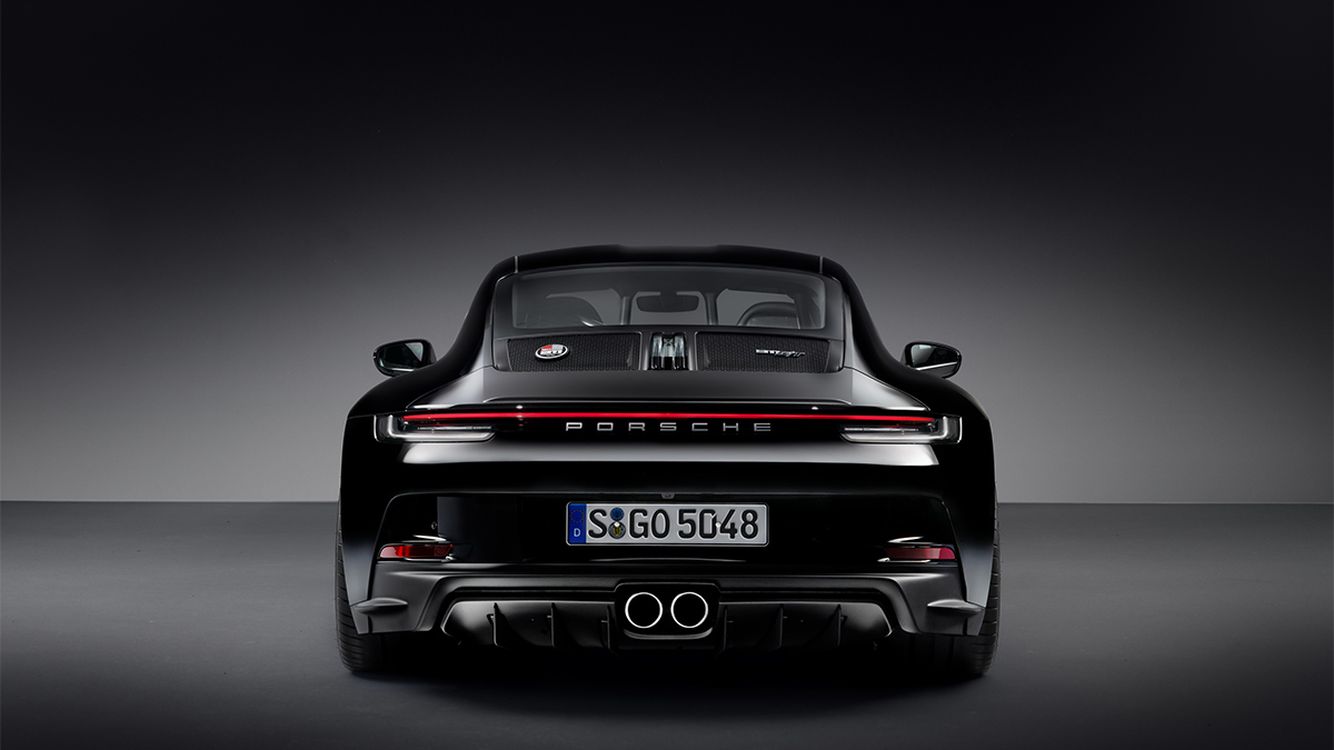 2024-porsche-911-rear