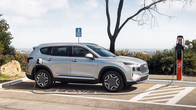 2023 Hyundai Santa Fe PHEV charging.