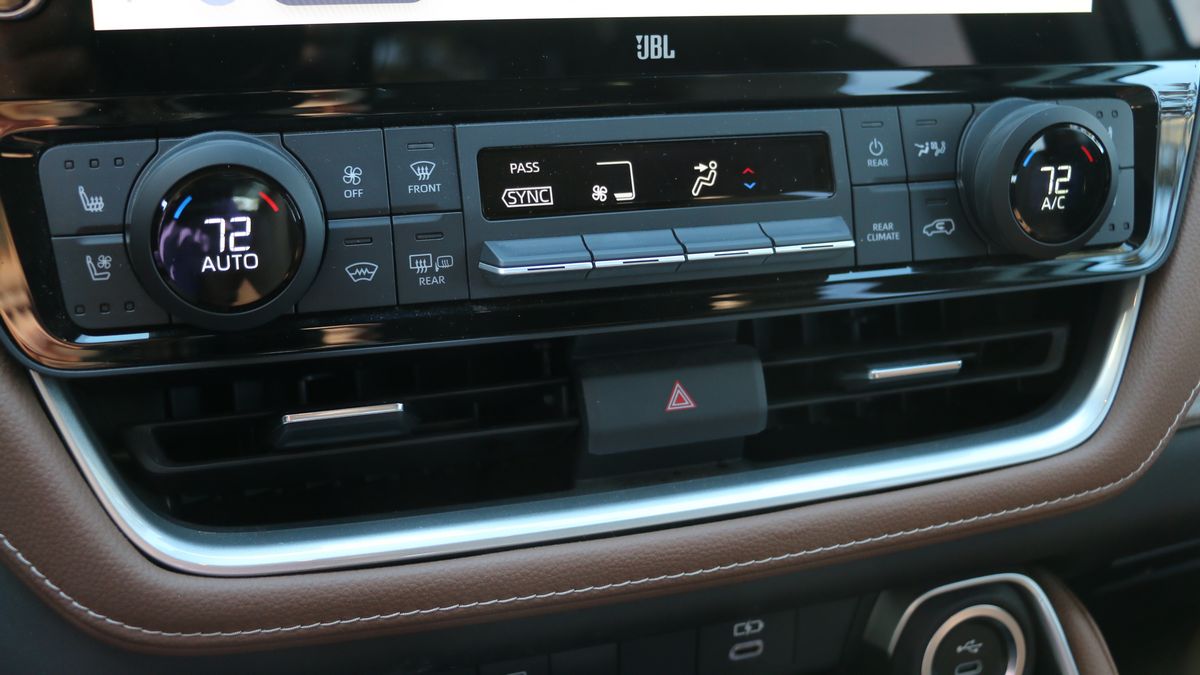 2024 Toyota Grand Highlander climate controls.