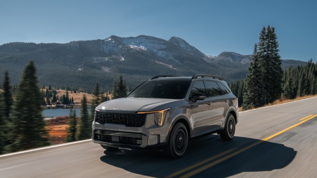 The 2024 Kia Sorento seen from a front quarter angle