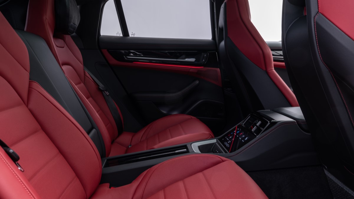 The rear seats of the 2024 Porsche Panamera