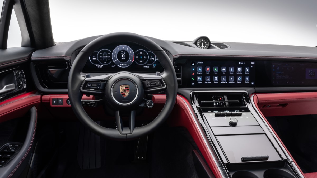 The interior of the 2024 Porsche Panamera