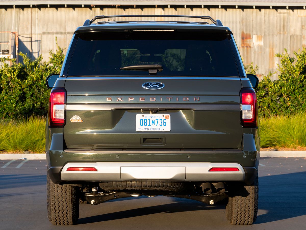 2024-ford-expedition-timberline-rear-4x3