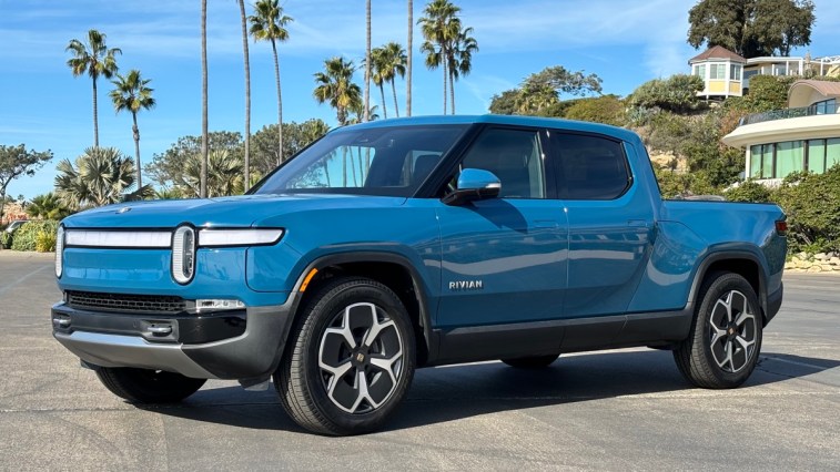 Front view of the Rivian R1T Performance Dual-Motor with Max battery in Rivian Blue.