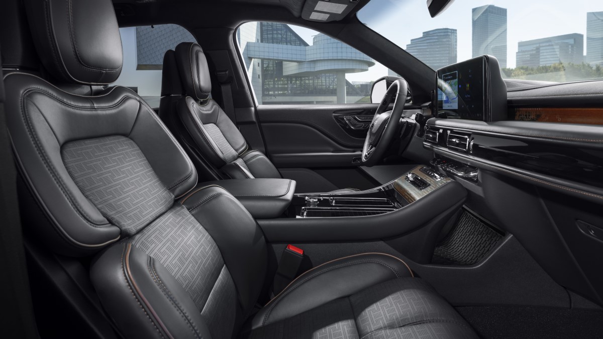 The front seats of the 2025 Lincoln Aviator