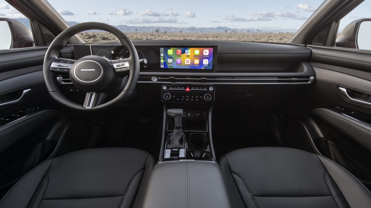 The interior of the 2025 Hyundai Santa Cruz