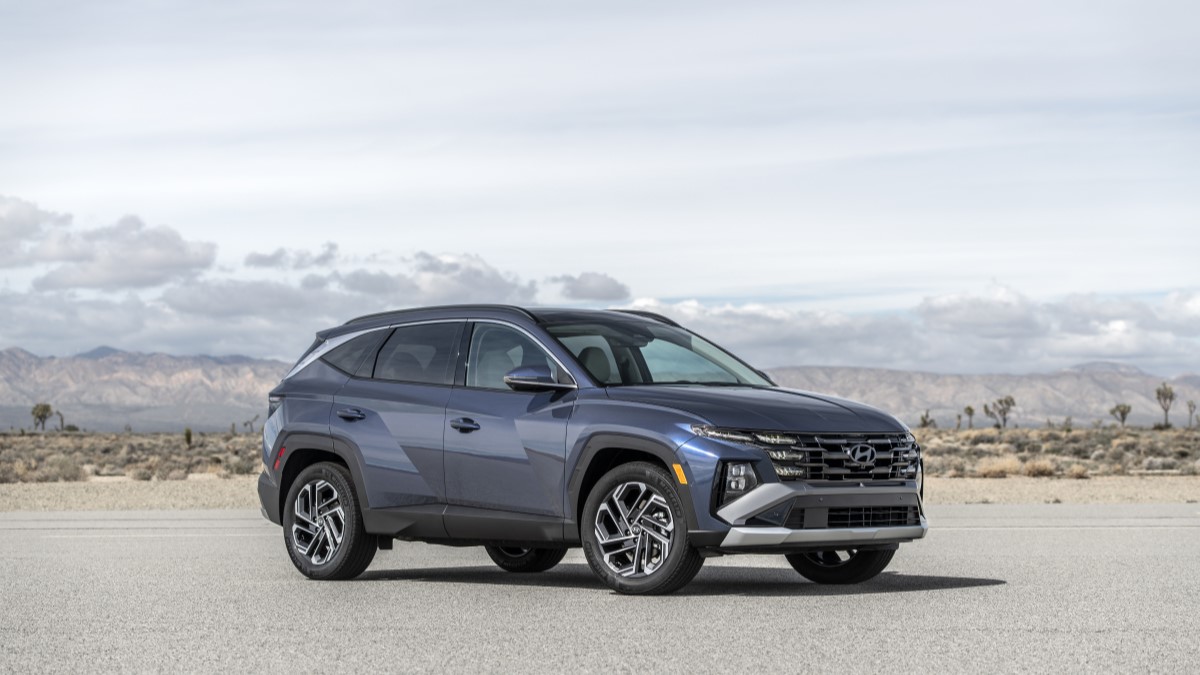 The 2025 Hyundai Tucson seen from a front quarter angle
