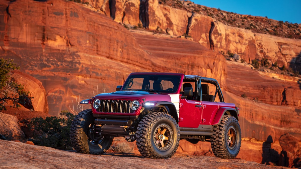 The Jeep Down Low Concept seen from a front quarter angle