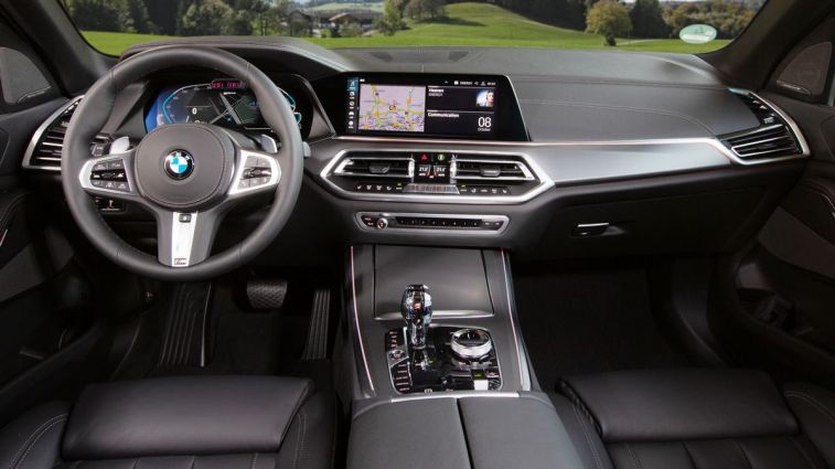 2021 BMW X5 PHEV front cabin.