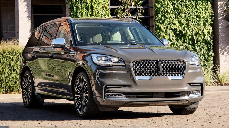 2024 Lincoln Aviator in Chroma Caviar Dark Gray Metallic