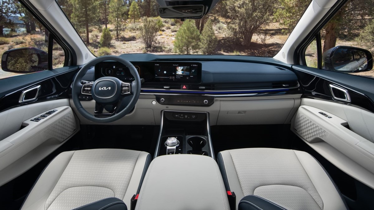 The interior of the 2025 Kia Carnival