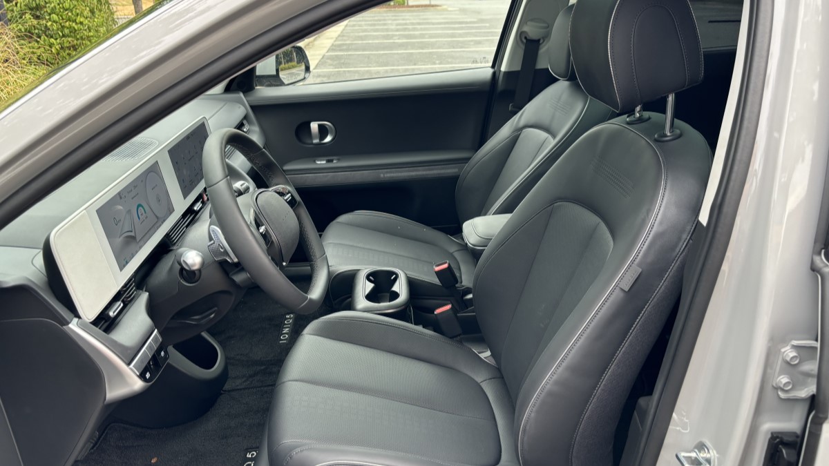 The front seats of the 2025 Hyundai Ioniq 5
