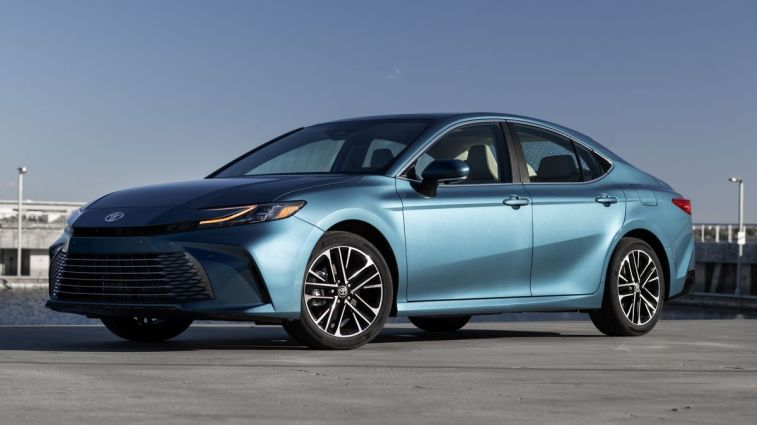 2025 Toyota Camry XLE in Ocean Gem