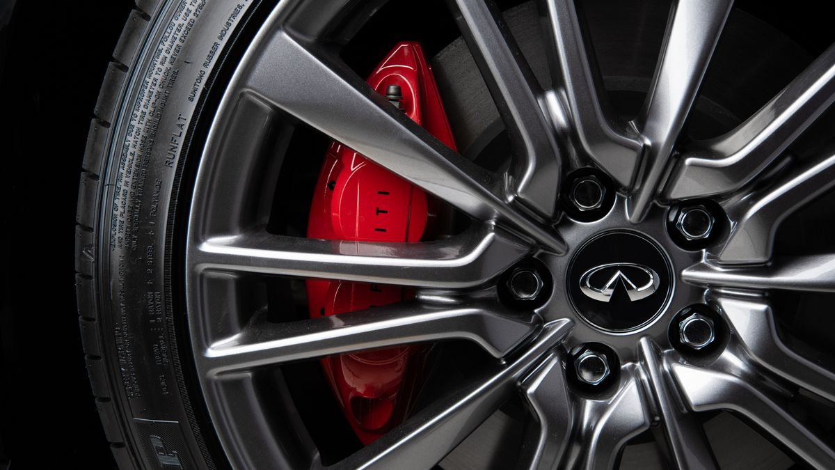 2020 Infiniti Q50 run flat tire