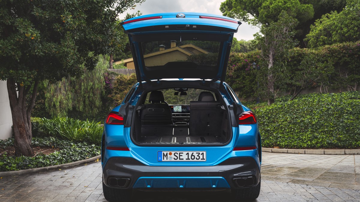 The cargo area of the 2024 BMW X6
