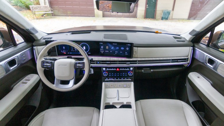 2024-hyundai-santa-fe-calligraphy-dash
