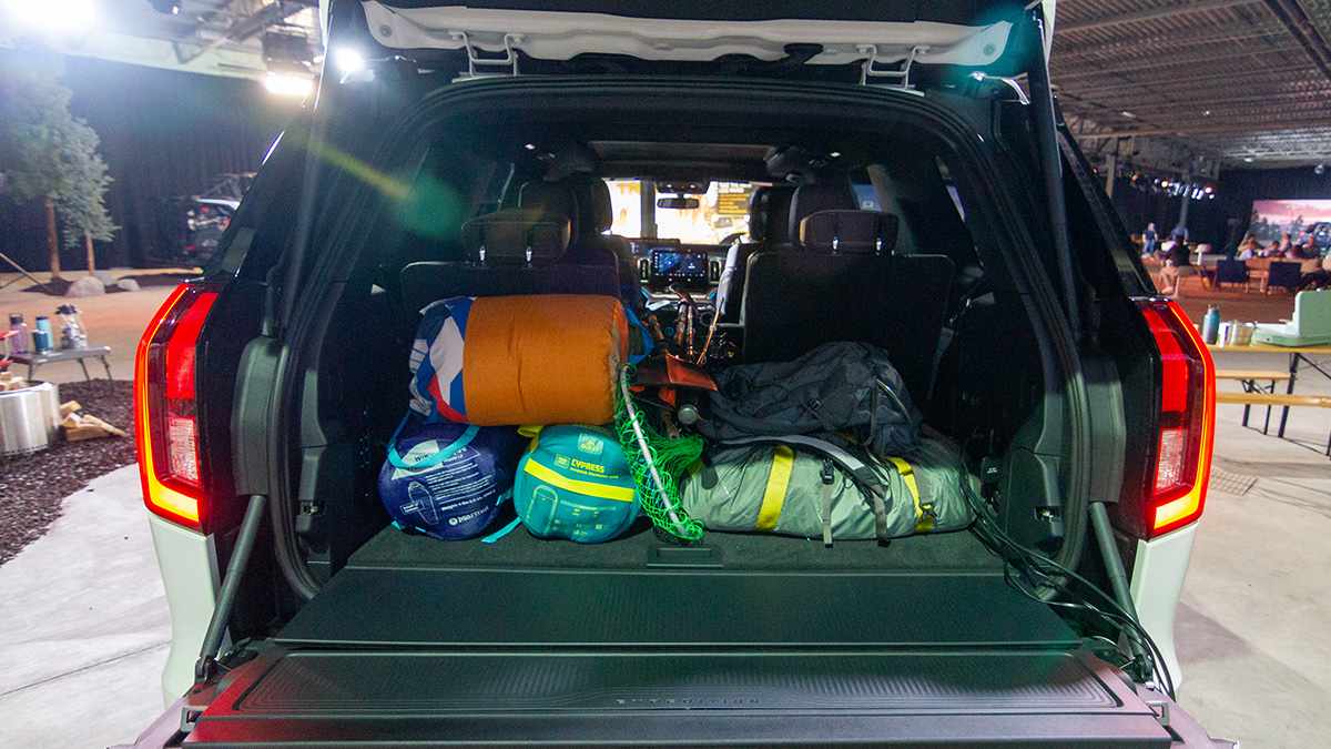 The open split liftgate of the 2025 Ford Expedition