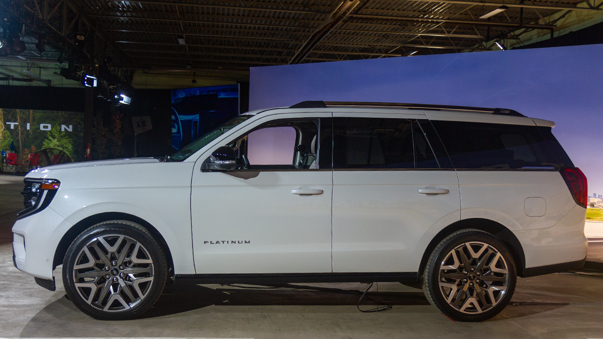 The 2025 Ford Expedition seen in profile