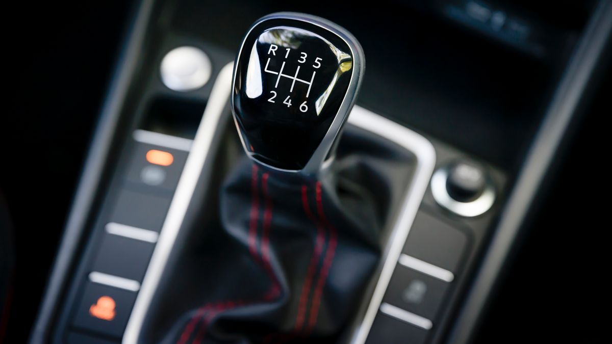 2025-volkswagen-jetta-gli-stick-shift