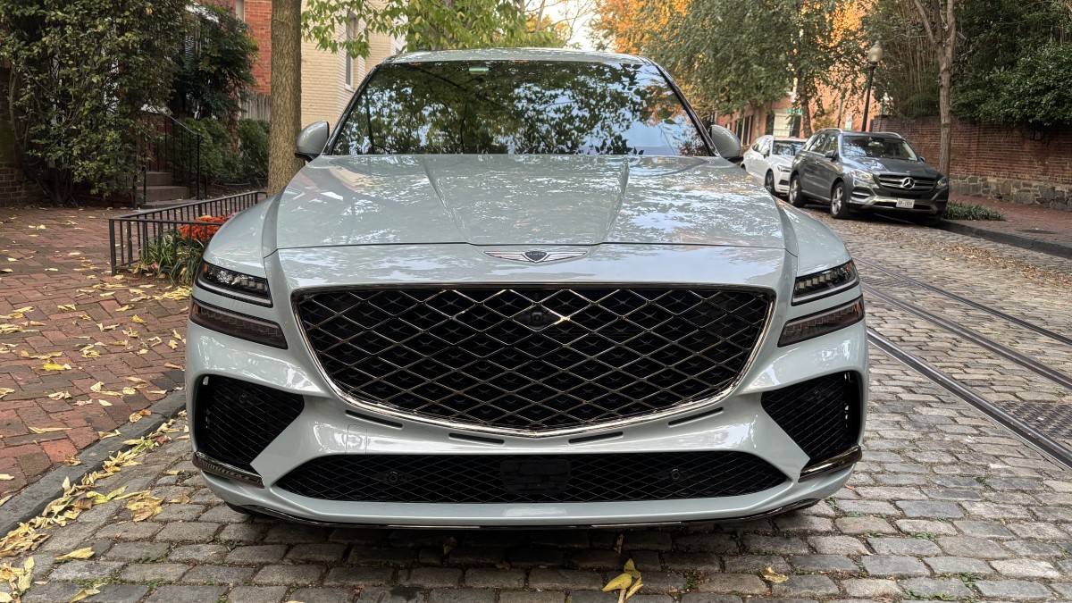 The 2025 Genesis GV80 Coupe seen from head on