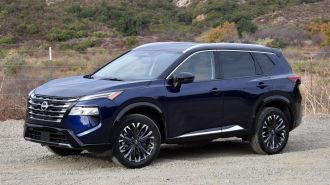 2025 Nissan Rogue Platinum in Deep Ocean Blue Pearl