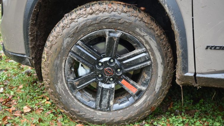 2025-nissan-rogue-rock-creek-wheel