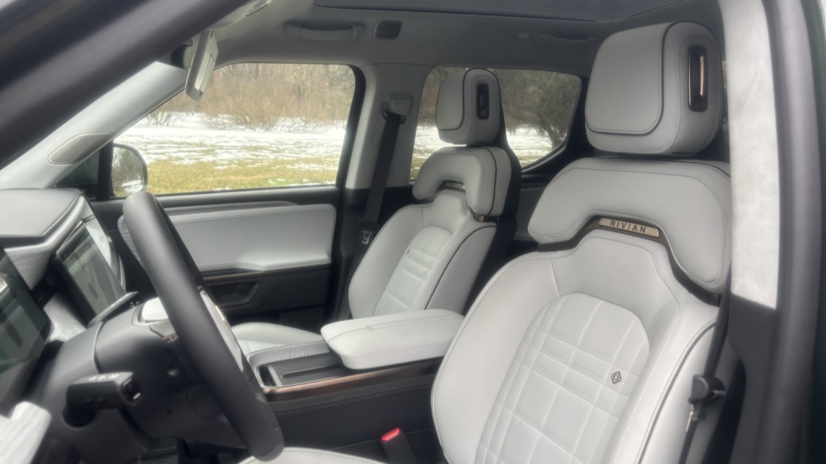 The front seats of the 2025 Rivian R1T