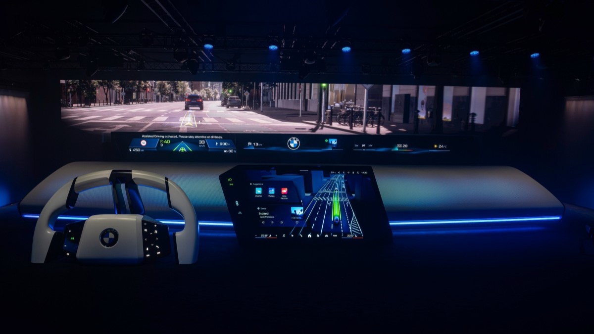 BMW's panoramic vision system at night