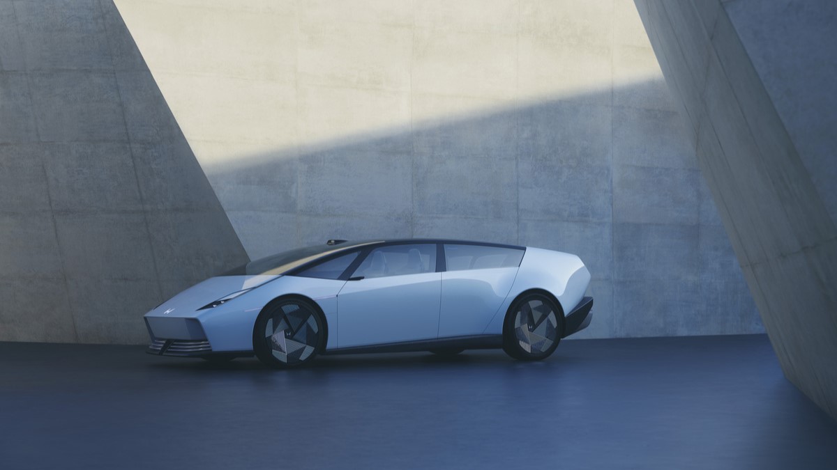 The Honda 0 Saloon seen from a front quarter angle