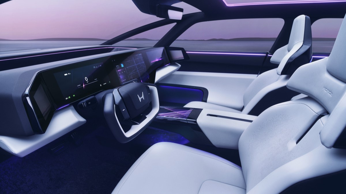 The interior of the Honda 0 Saloon